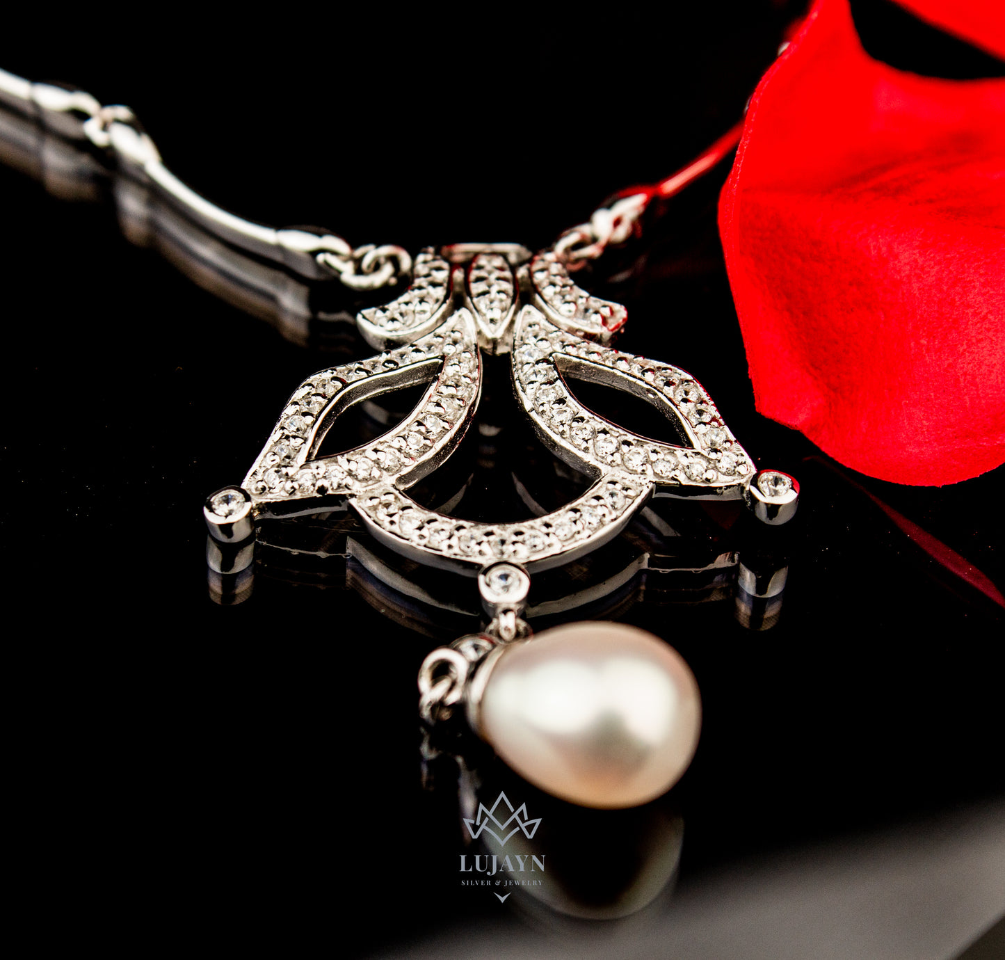 Pearl Queen Necklace